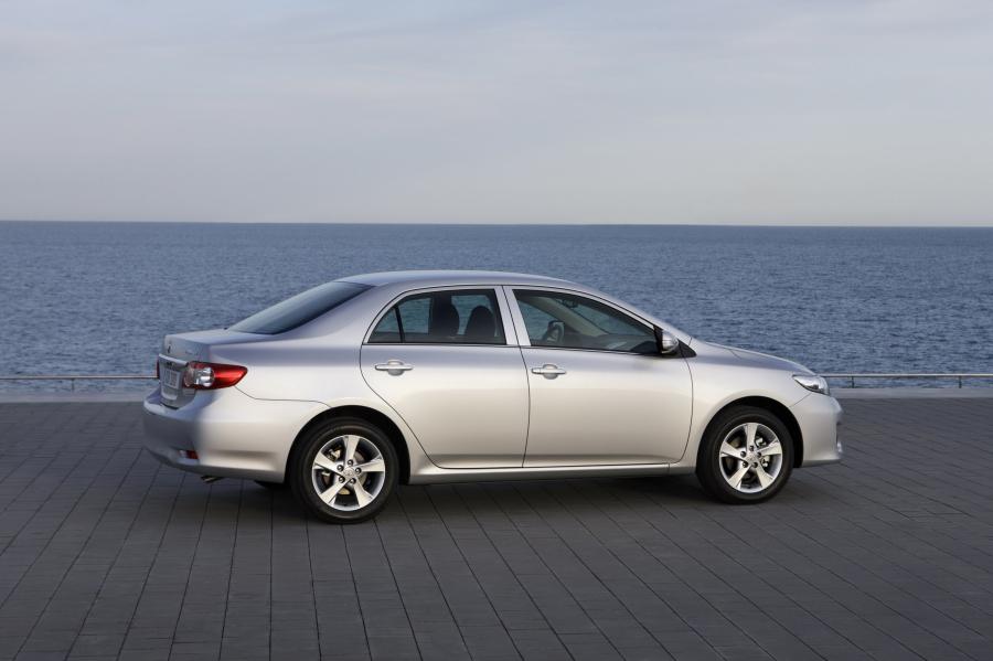  Toyota Corolla 2011 года  (фото 27 из 76)